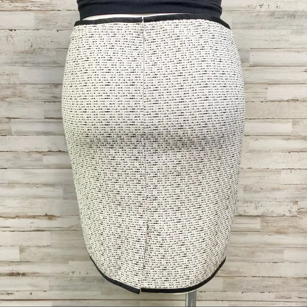 Vera Wang Lavender Label Boucle Tweed Skirt Womens Size 10  Black White Cotton - Picture 7 of 13